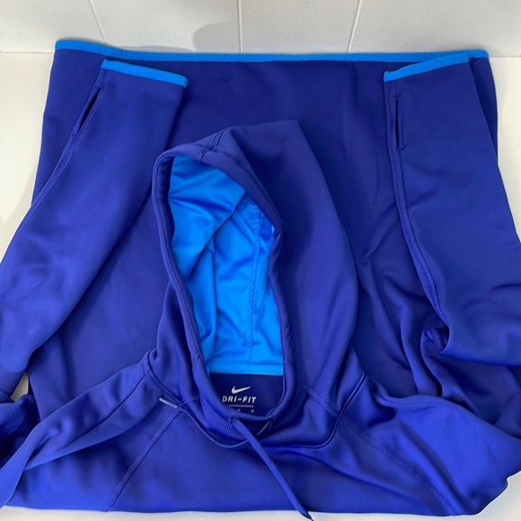 Nike Dri-Fit Swoosh Logo Hoodie Kangaroo Pocket Thumb Holes Womens size M NWOT - Picture 3 of 12